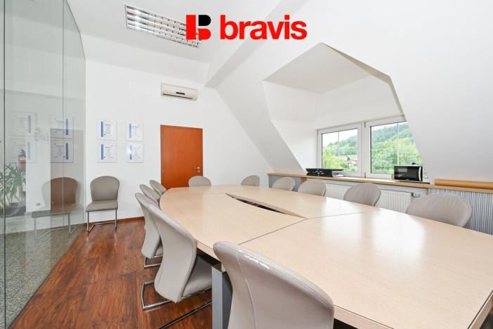 Pronájem kanceláře, Hradčany, Tišnovská, 1016 m2