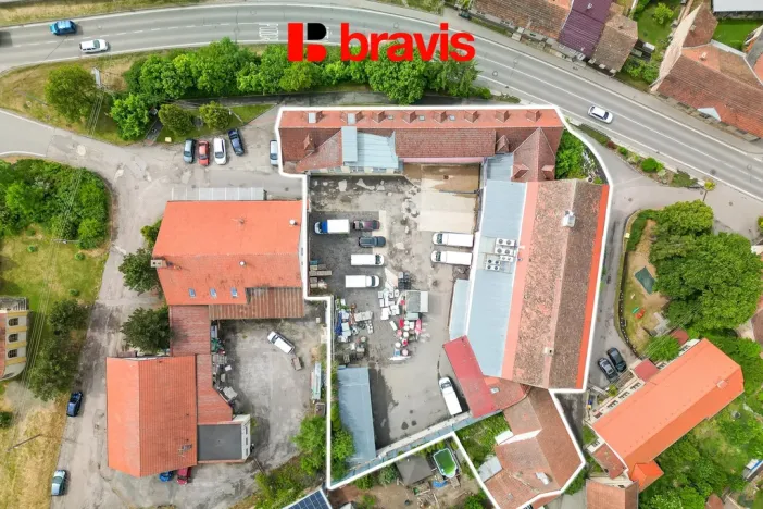 Pronájem kanceláře, Hradčany, Tišnovská, 1016 m2