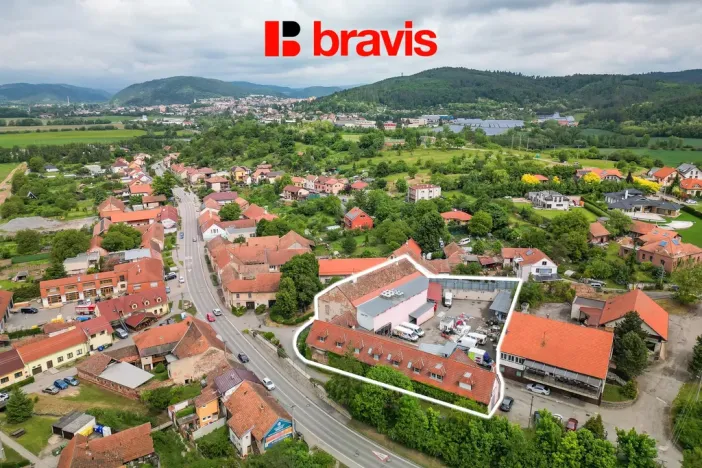 Pronájem kanceláře, Hradčany, Tišnovská, 1016 m2