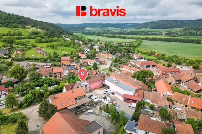 Pronájem kanceláře, Hradčany, Tišnovská, 1016 m2