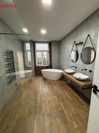 Prodej bytu 2+1, Karlovy Vary, Petřín, 98 m2