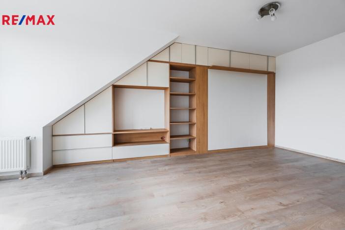 Pronájem bytu 2+kk, Praha - Dolní Chabry, U jízdárny, 82 m2