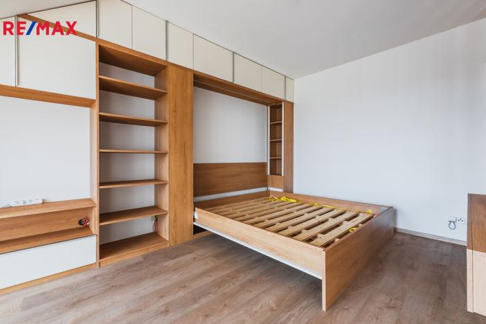 Pronájem bytu 2+kk, Praha - Dolní Chabry, U jízdárny, 82 m2