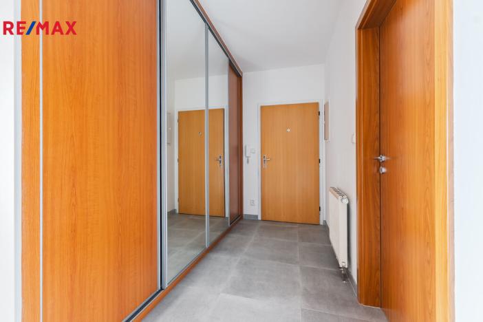 Pronájem bytu 2+kk, Praha - Dolní Chabry, U jízdárny, 82 m2