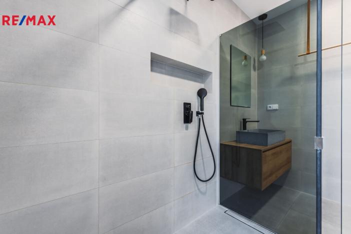 Pronájem bytu 2+kk, Praha - Dolní Chabry, U jízdárny, 82 m2