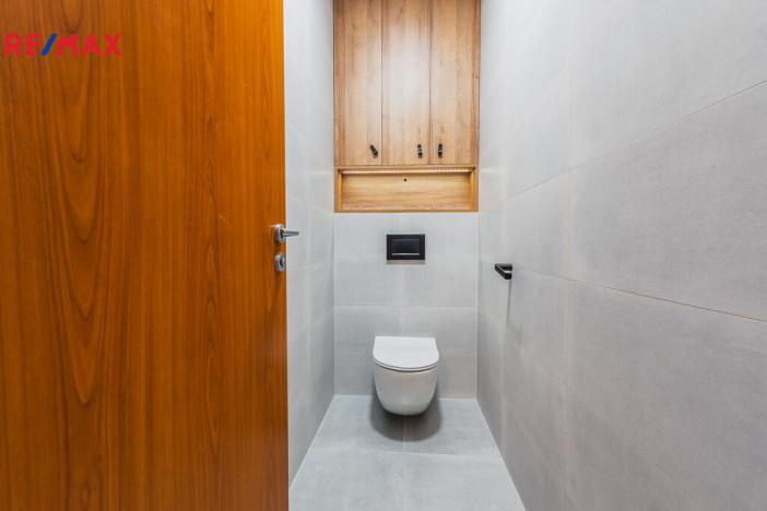 Pronájem bytu 2+kk, Praha - Dolní Chabry, U jízdárny, 82 m2