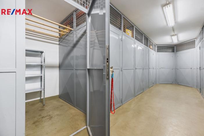 Pronájem bytu 2+kk, Praha - Dolní Chabry, U jízdárny, 82 m2