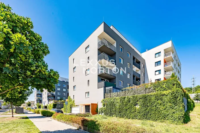 Pronájem bytu 4+kk, Praha - Vysočany, Strnadových, 119 m2