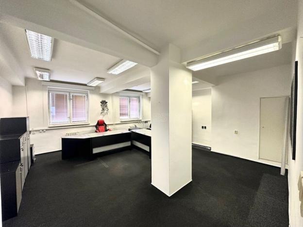 Pronájem kanceláře, Karviná, Masarykovo nám., 109 m2