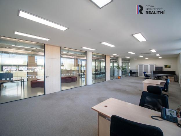 Pronájem kanceláře, Zlín - Prštné, třída Tomáše Bati, 33 m2