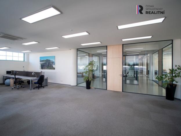 Pronájem kanceláře, Zlín - Prštné, třída Tomáše Bati, 33 m2