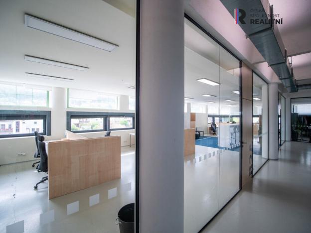 Pronájem kanceláře, Zlín - Prštné, třída Tomáše Bati, 33 m2