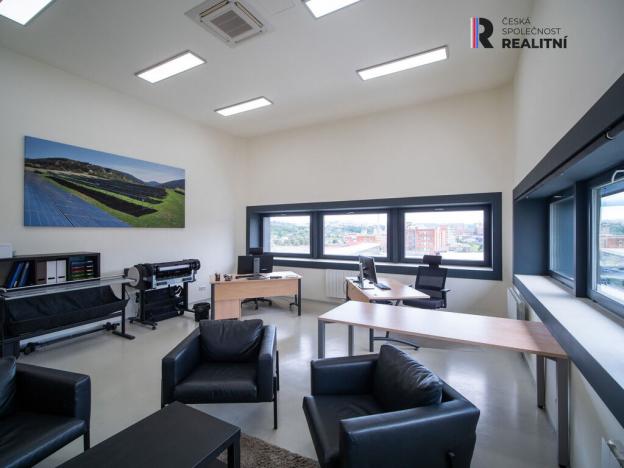 Pronájem kanceláře, Zlín - Prštné, třída Tomáše Bati, 35 m2