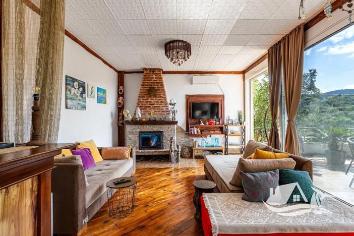 Prodej rodinného domu, Kruče, Černá Hora, 210 m2