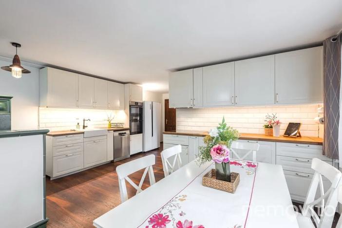 Prodej vícegeneračního domu, Lobeč, 340 m2