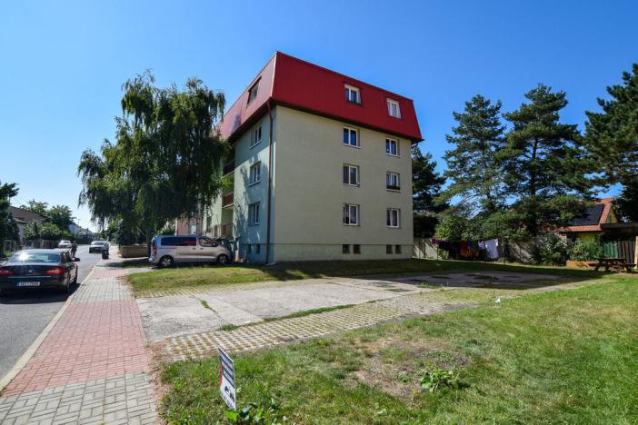 Prodej bytu 3+kk, Veleň, U Sluh, 77 m2