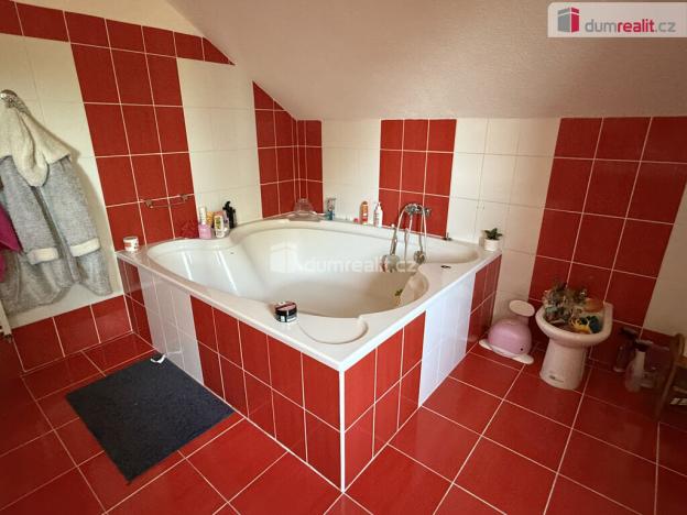 Prodej rodinného domu, Tři Sekery - Krásné, 180 m2