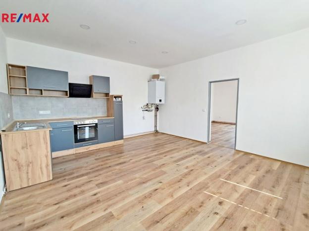 Pronájem bytu 2+kk, Police nad Metují, Masarykovo náměstí, 47 m2