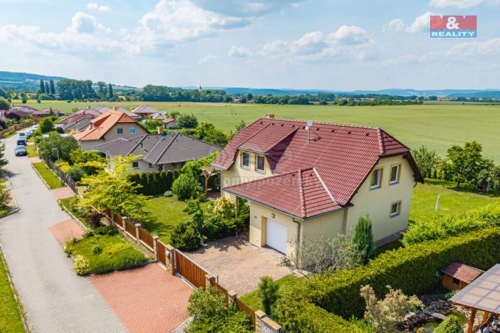 Prodej rodinného domu, Hostomice, Luční, 222 m2