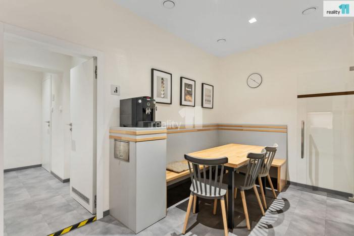 Prodej kanceláře, Liberec - Liberec XXV-Vesec, Lomová, 377 m2