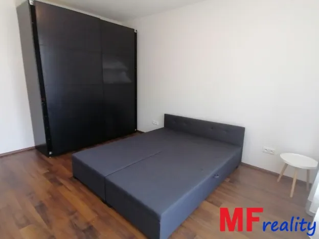 Pronájem bytu 2+kk, Hradec Králové, Farářství, 52 m2