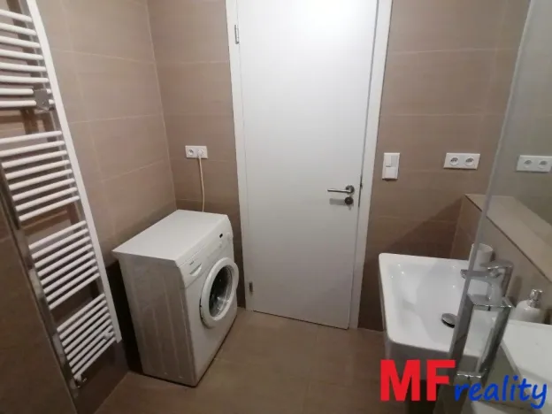 Pronájem bytu 2+kk, Hradec Králové, Farářství, 52 m2