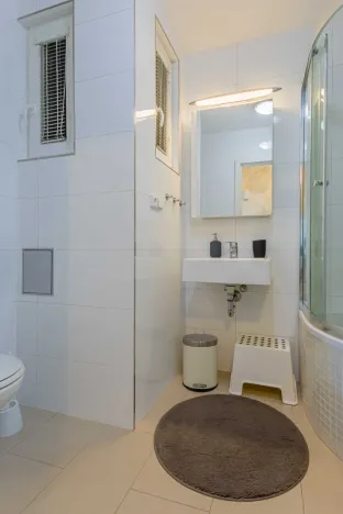 Pronájem bytu 1+1, Praha - Nusle, U Pernštejnských, 29 m2