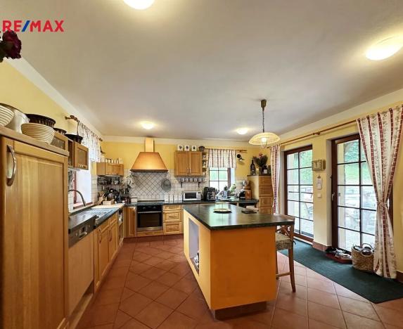 Prodej rodinného domu, Bystřec, 400 m2