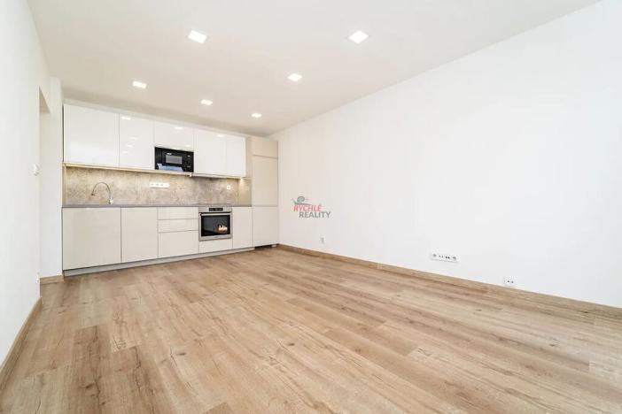 Pronájem bytu 2+kk, Ostrava, Ludvíka Podéště, 37 m2