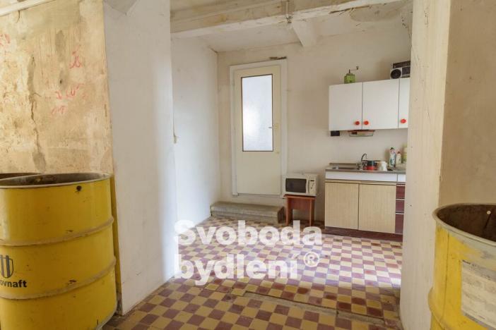 Prodej komerční nemovitosti, Hostomice, Ferrerova, 750 m2