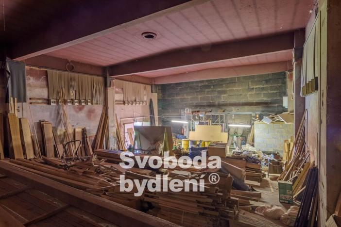 Prodej komerční nemovitosti, Hostomice, Ferrerova, 750 m2