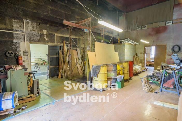 Prodej komerční nemovitosti, Hostomice, Ferrerova, 750 m2