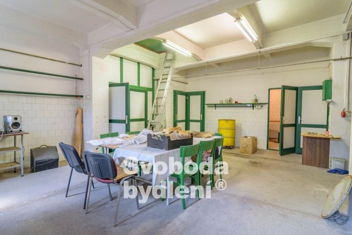 Prodej komerční nemovitosti, Hostomice, Ferrerova, 750 m2
