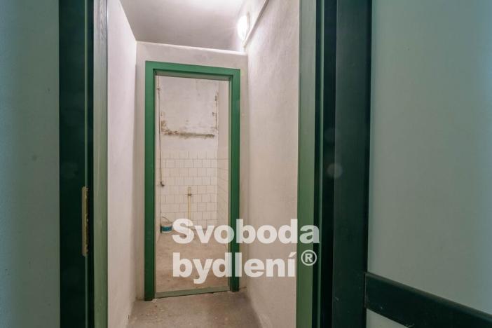 Prodej komerční nemovitosti, Hostomice, Ferrerova, 750 m2