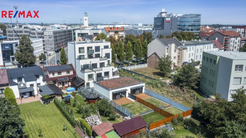 Prodej bytu 2+kk, Hradec Králové - Pražské Předměstí, Gočárova třída, 188 m2