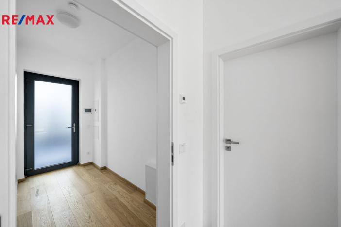 Prodej bytu 2+kk, Hradec Králové - Pražské Předměstí, Gočárova třída, 188 m2