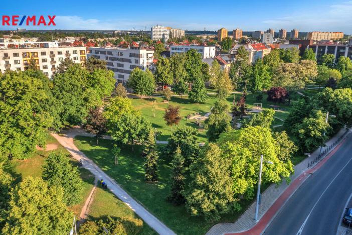 Prodej bytu 2+kk, Hradec Králové - Pražské Předměstí, Gočárova třída, 188 m2