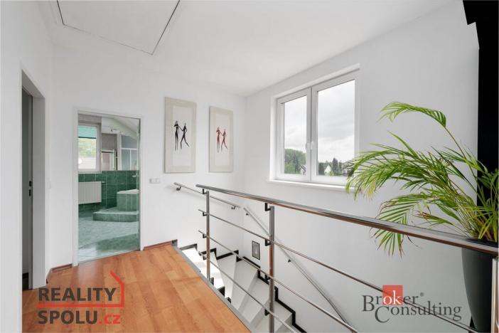 Prodej rodinného domu, Vodochody, 220 m2