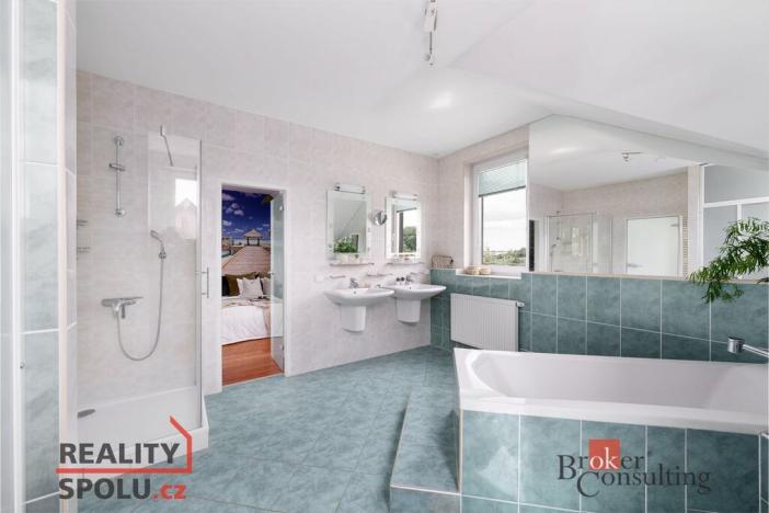 Prodej rodinného domu, Vodochody, 220 m2