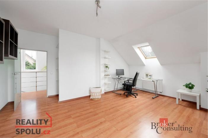 Prodej rodinného domu, Vodochody, 220 m2