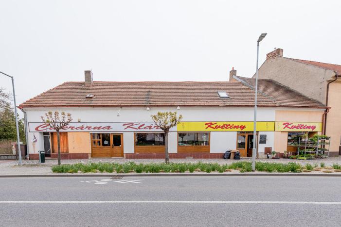 Pronájem obchodního prostoru, Pečky, Masarykovo nám., 185 m2