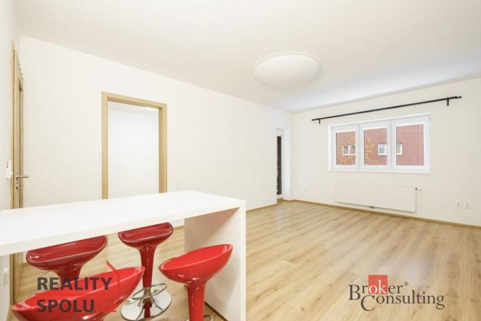 Prodej bytu 2+kk, Praha - Modřany, K Vystrkovu, 56 m2