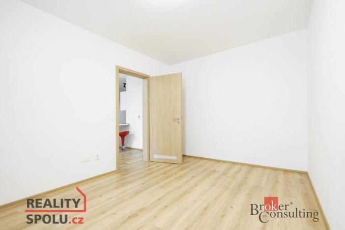Prodej bytu 2+kk, Praha - Modřany, K Vystrkovu, 56 m2