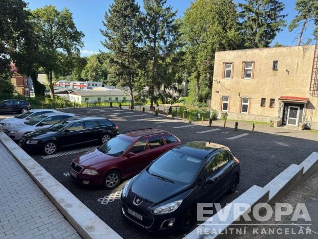 Pronájem garážového stání, Liberec, Chrastavská, 18 m2