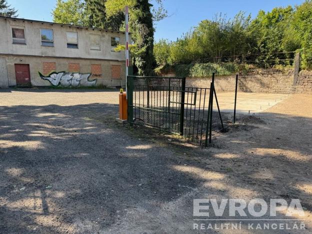 Pronájem garážového stání, Liberec, Chrastavská, 18 m2