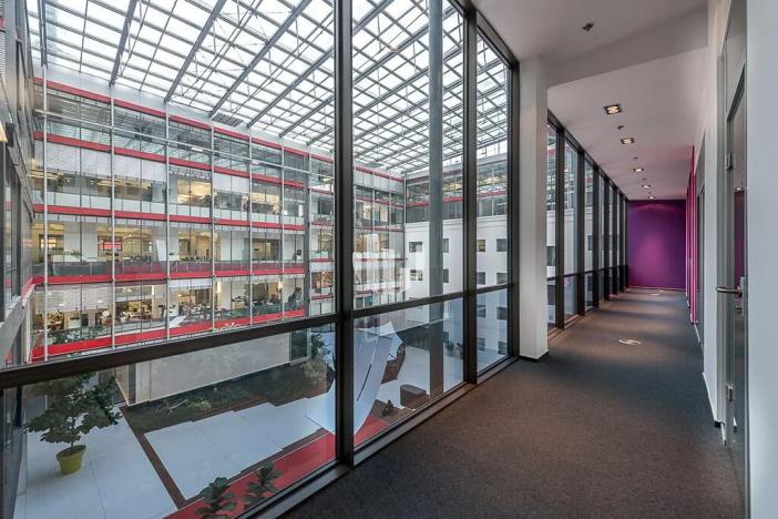 Pronájem kanceláře, Praha - Smíchov, Radlická, 247 m2