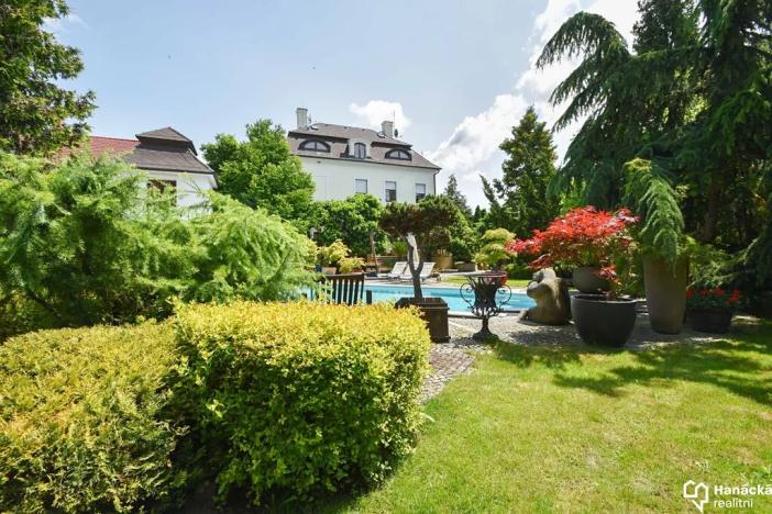 Prodej vily, Velký Týnec, U kaple, 300 m2