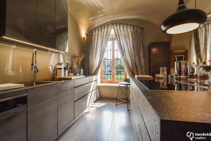 Prodej vily, Velký Týnec, U kaple, 300 m2