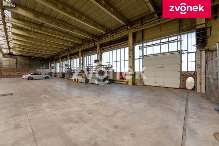 Pronájem výrobních prostor, Holešov, 2800 m2
