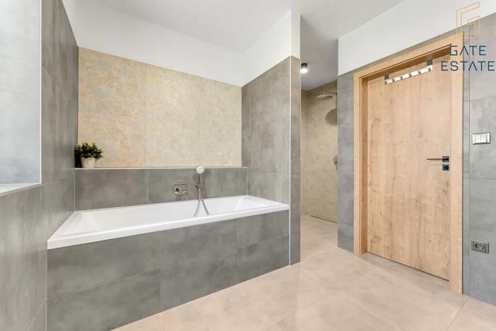 Prodej rodinného domu, Babice, 262 m2